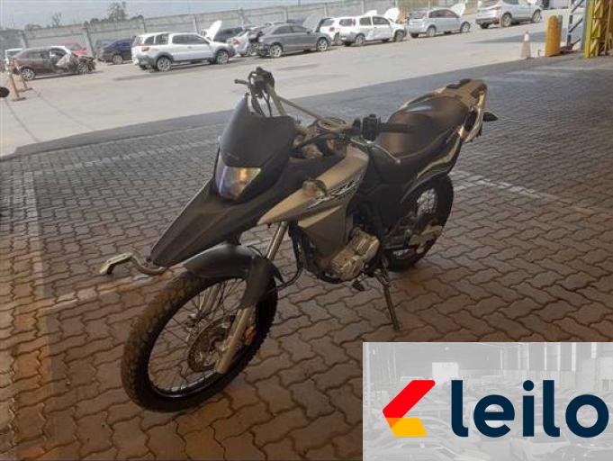 HONDA XRE 300 18/18