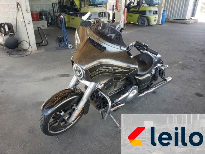 HARLEY DAVIDSON STREET GLIDE 16/16