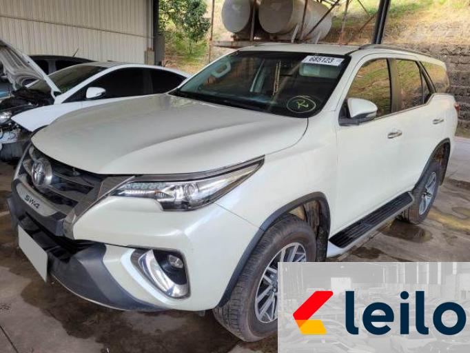 TOYOTA HILUX SW4 16/17