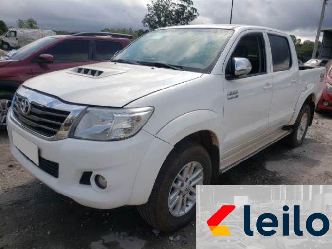 TOYOTA HILUX 15/15