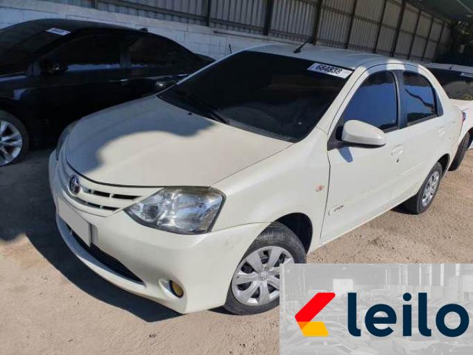 TOYOTA ETIOS SEDAN 15/15